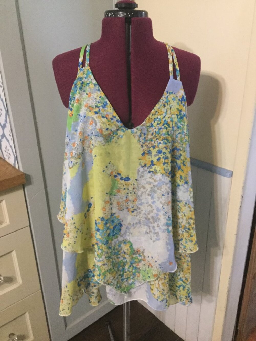 Yummy Plus  floral patchwork lightweight tank top size 3X colorful  25" across